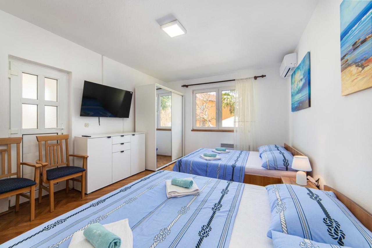 Guesthouse Four Rivers ชาพลินา ภายนอก รูปภาพ